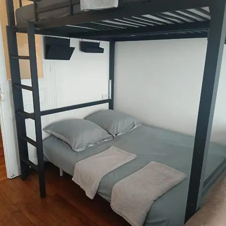 Privées Dans Un De 2 Pièces à 13e Ostello Parigi