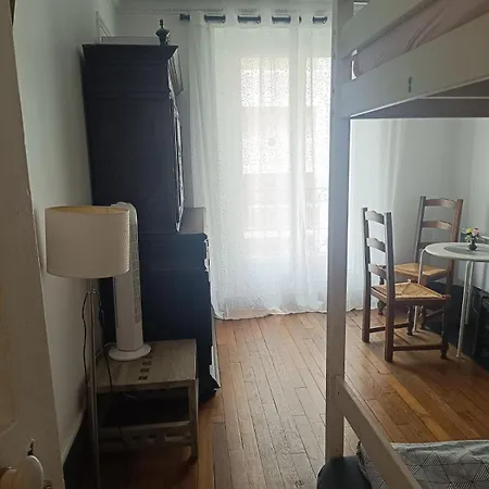 Privées Dans Un De 2 Pièces à 13e